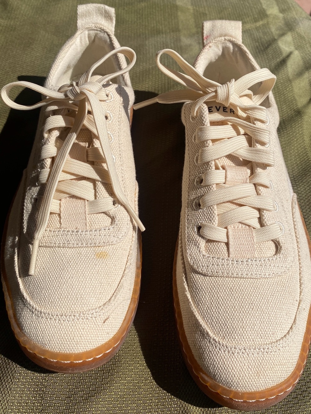 Everlane Tread-Bare Cream Canvas Cotton Sneakers Gum Sole Women’s 8/Men’s 6